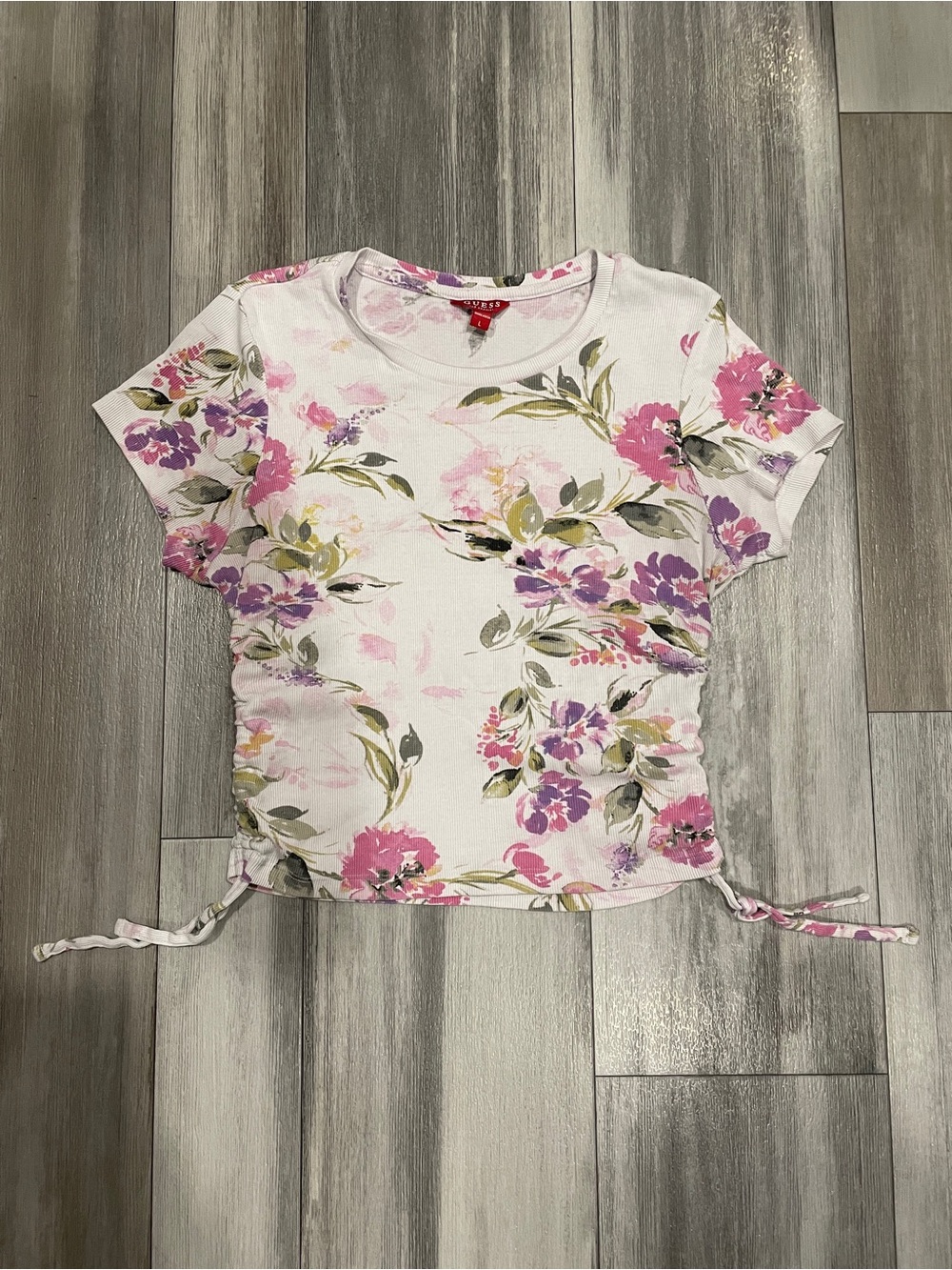 GUESS Floral Baby Tee Ruched cinched Sides with ties Short Sleeve size L